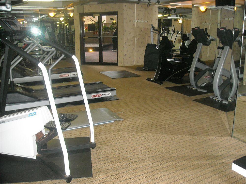Fern Valley Hotel And Conference Center 路易斯威尔 外观 照片