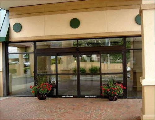 Fern Valley Hotel And Conference Center 路易斯威尔 外观 照片