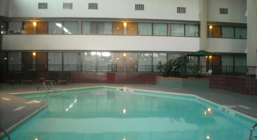 Fern Valley Hotel And Conference Center 路易斯威尔 外观 照片